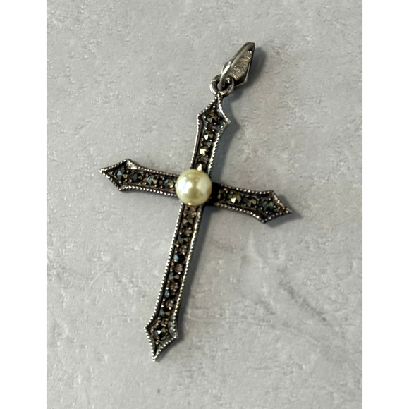 Vintage Sterling Silver Marcasite & Pearl Cross Statement Necklace Pendant 2" - Picture 4 of 8